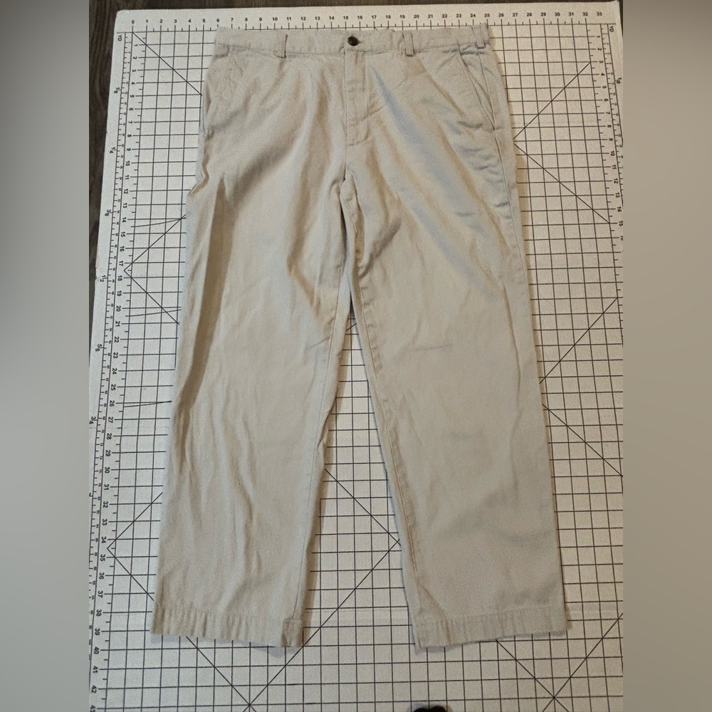 Brooks Brothers 346 Men’s Size 38/30 Beige Clark Chino Dress Pants